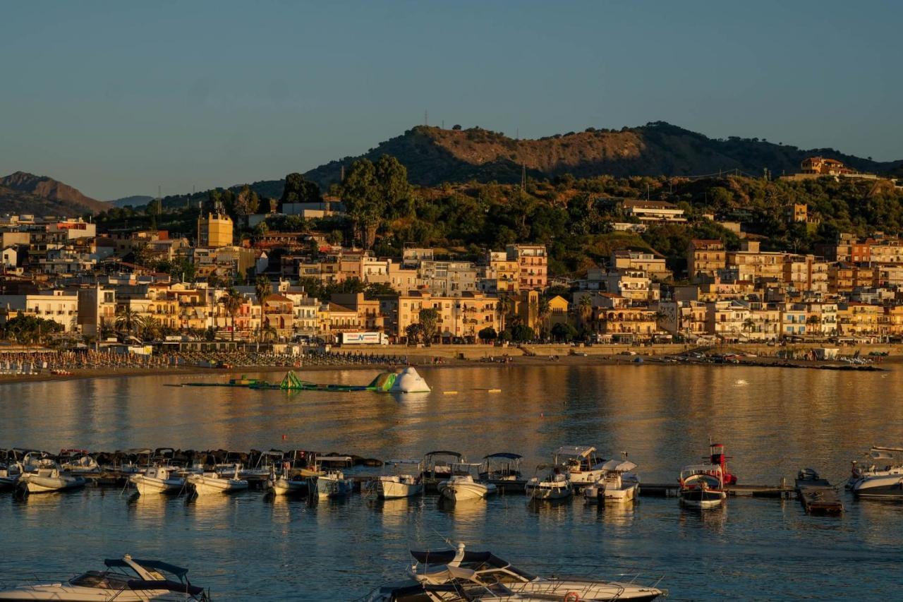 La Sirena Rooms Giardini Naxos Exteriör bild